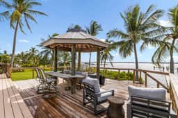 Dockside Luxury Waterfront Home - Image 3