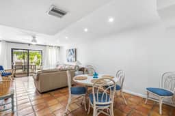 Golf View Townhome - Minutes from beach - Image 3