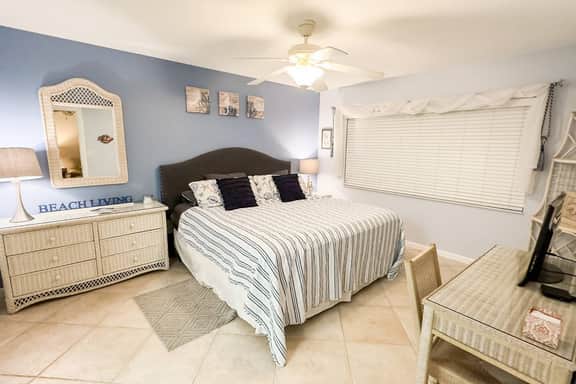Seaside Solace: 1BR/1Bath Condo - Image 4