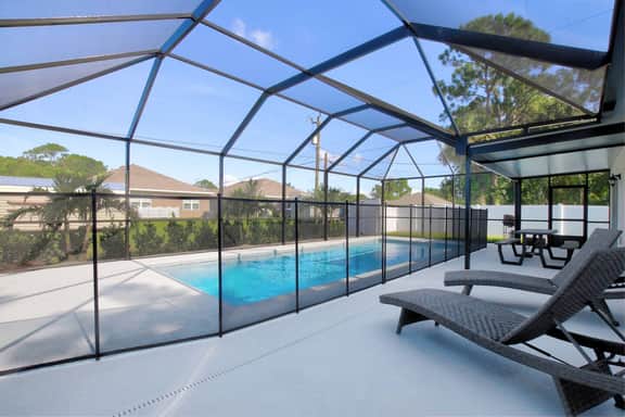 Pristine Newly Heated Pool Home Centrally Located - Imagen 3