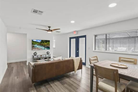 Vero Beach Paradise: 8BR Haven+Pool - Image 4